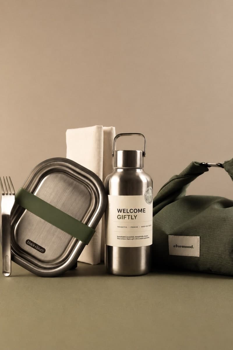 Giftly welcome kit with bottle and lunch set